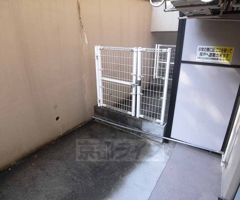 バルコニー　２階は広めのベランダです。