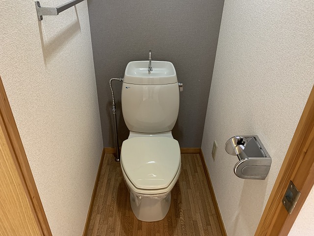 トイレ　お風呂とトイレは別々です。