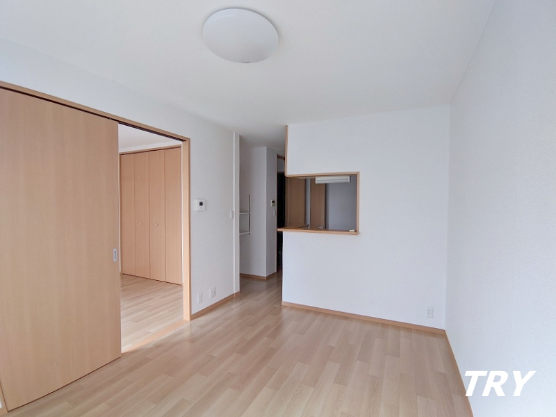 居室・リビング　明るいリビング