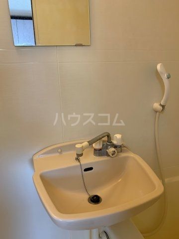 【菊川市半済のアパートの洗面設備】