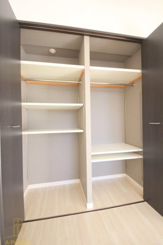 収納　カスタリア堺筋本町