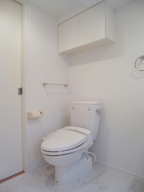 トイレ　オーキッドレジデンス蔵前IIの温水洗浄便座です