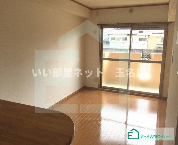 居室・リビング　こちらの居間で趣味の時間をお楽しみください