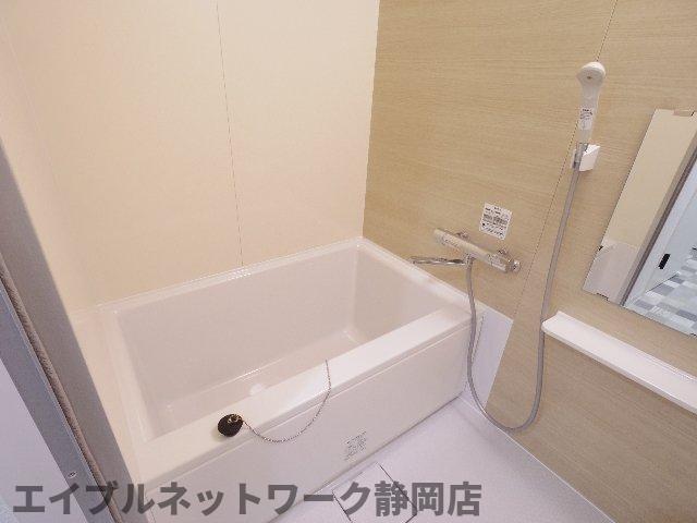 ＪＲ東海道本線 安倍川駅 徒歩14分 3階建 築49年の風呂写真