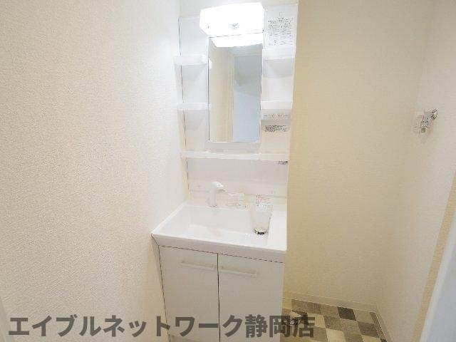 ＪＲ東海道本線 安倍川駅 徒歩14分 3階建 築49年の内装写真