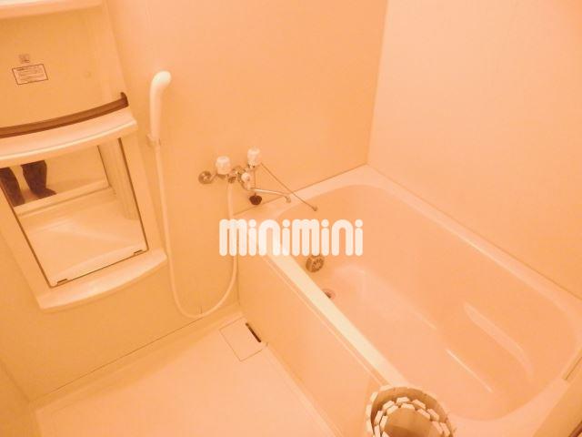 バス・シャワールーム　追い焚き付きの浴室です。