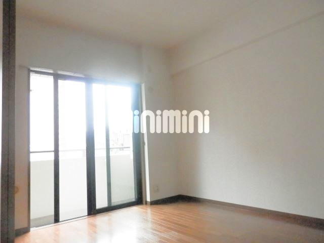 その他　ＬＤＫ隣りの洋室です。