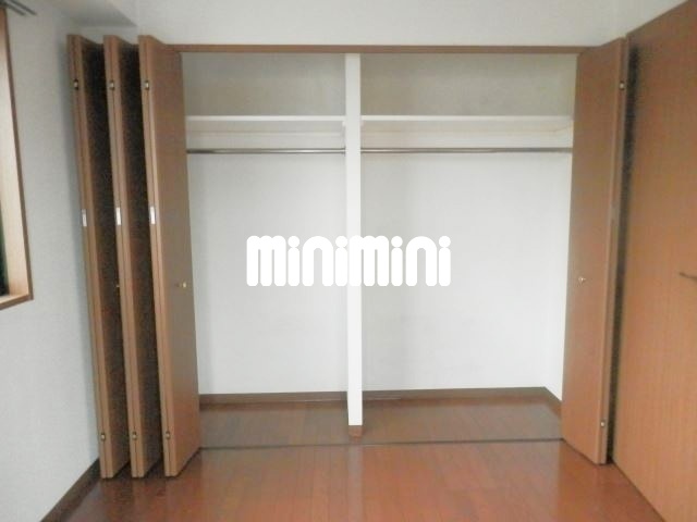 収納　広々したクローゼットです。