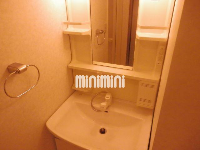 洗面設備　使い勝手の良いシャンプードレッサーです。