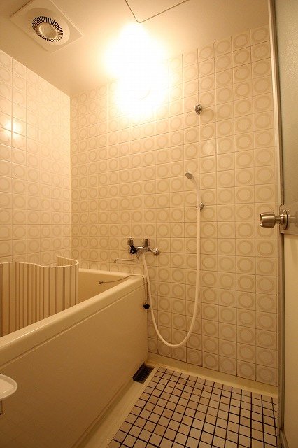 バス・シャワールーム　同物件別室