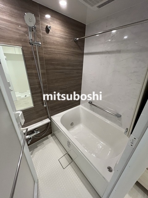 バス・シャワールーム　同間取り別階写真です