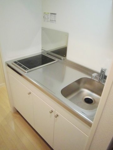 キッチン　IH＆ラジエントヒーターの2口コンロ完備