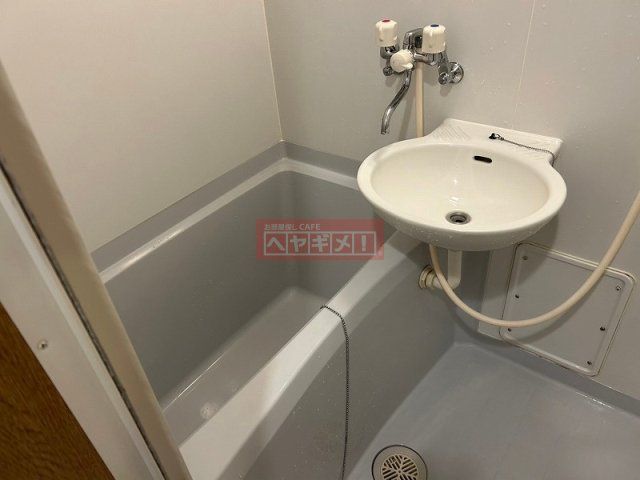 バス・シャワールーム　洗面