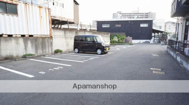 駐車場　エントランス