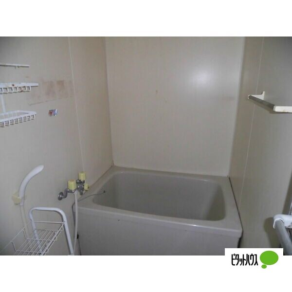 バス・シャワールーム　他号室の写真です。