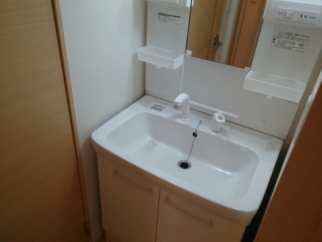 【姫路市網干区興浜のアパートの洗面設備】