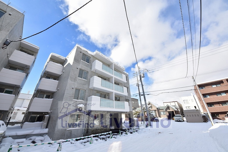 札幌市豊平区月寒西一条のマンションの建物外観