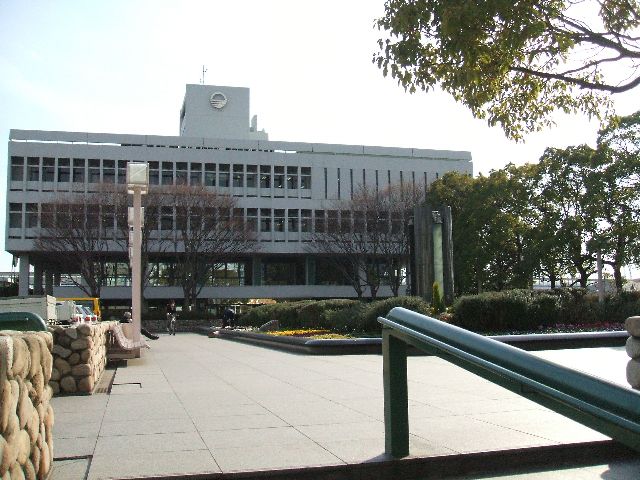 役所　芦屋市役所（役所）まで653m