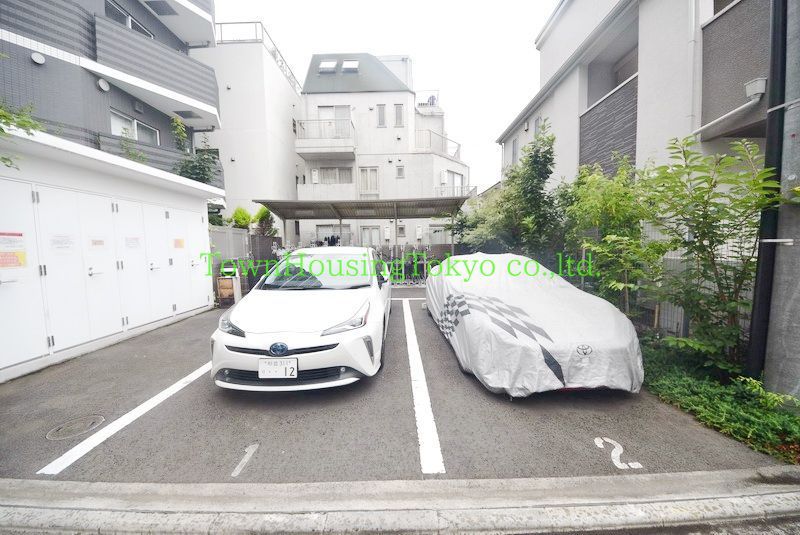 【アクサス桜上水アジールコートの駐車場】