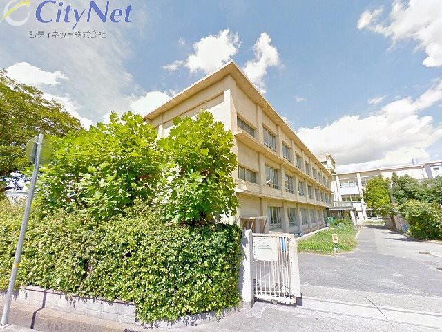 【伊丹市千僧のマンションの小学校】