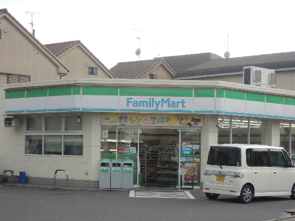 コンビニ　ファミリーマート 八尾楠根町店（コンビニ）まで156m