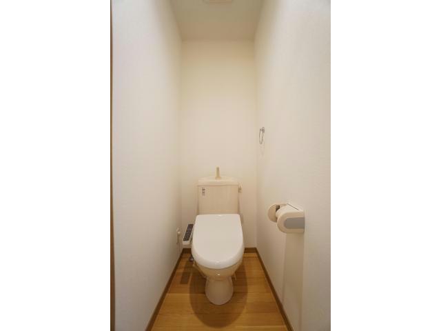 トイレ　温水洗浄便座