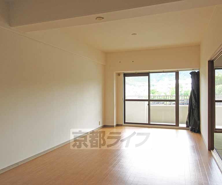 居室・リビング　広々リビングです