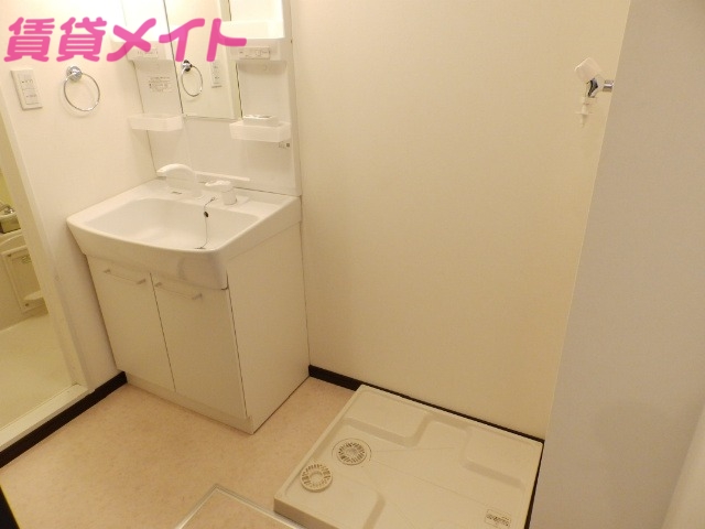 洗面設備　別部屋同タイプ