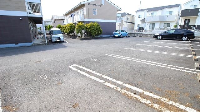 【笠間市中央のアパートの駐車場】