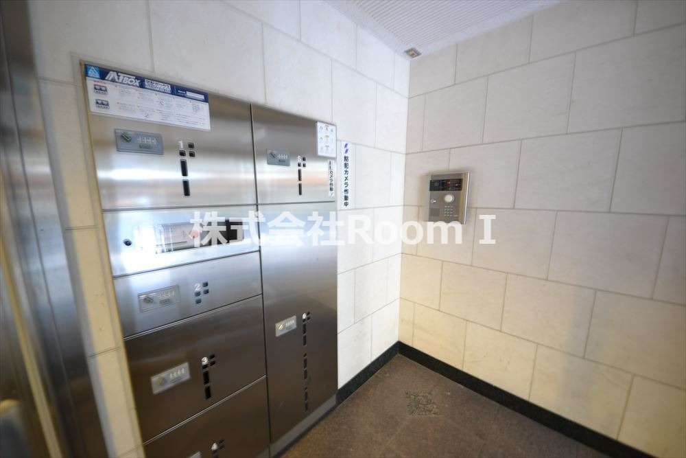 ロビー　落ち着いたロビーです宅配ボックスです