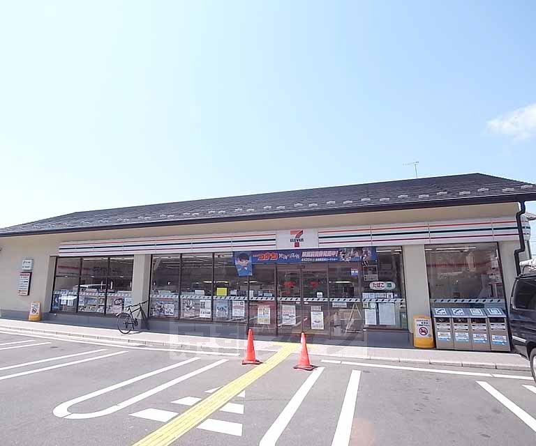 【京都市左京区一乗寺庵野町のアパートのコンビニ】