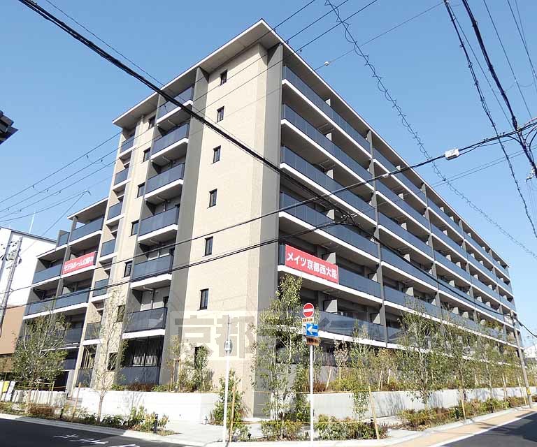 【京都市南区唐橋平垣町のマンションの建物外観】