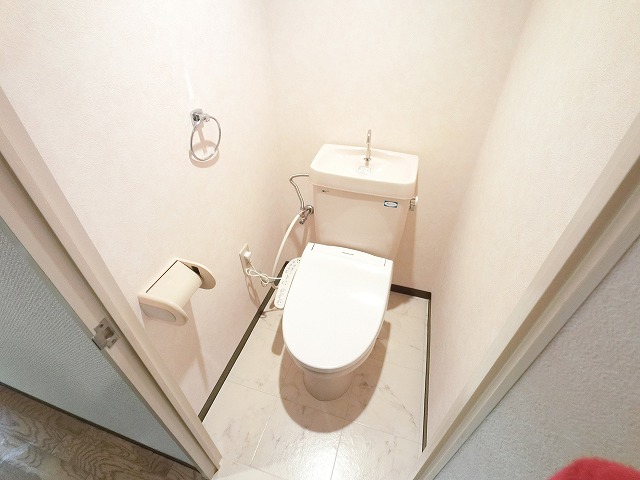 トイレ　室内は現状を優先します