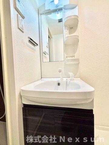 洗面設備　脱衣スペースもあります