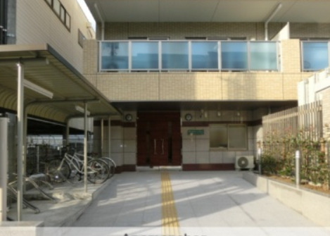 エントランス　清潔なエントランスです