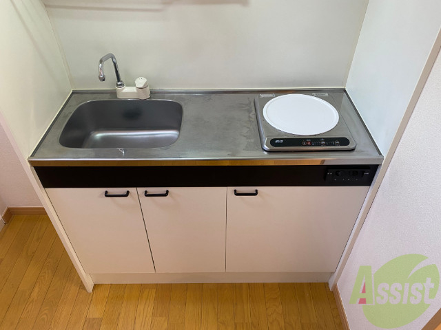 キッチン　キッチンはこちらです。十分な広さがございますね