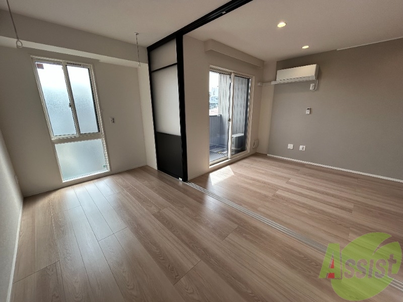 その他部屋・スペース　５．７帖の寝室になります。伸び伸び出来そうですね。