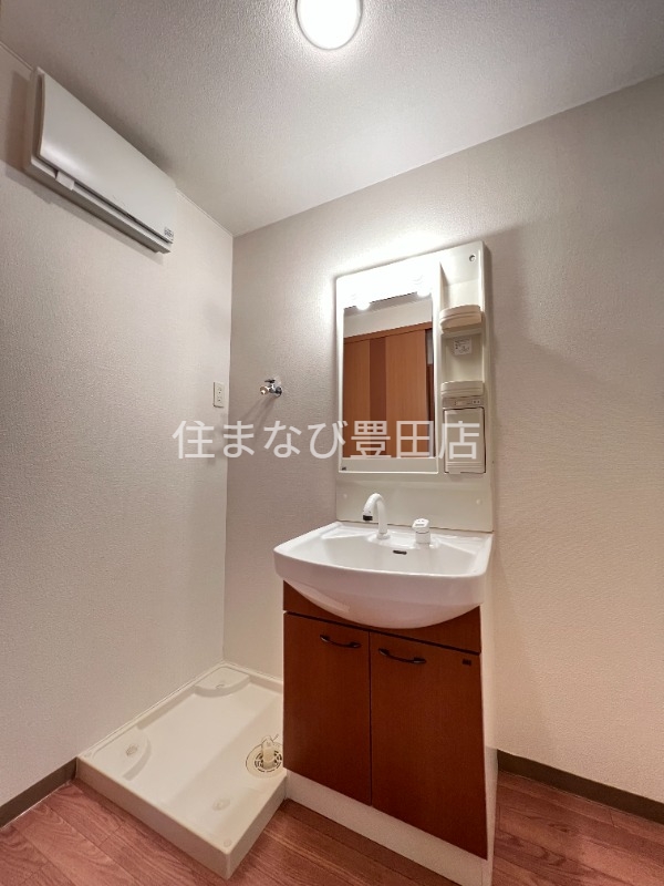 洗面設備　同型別部屋写真