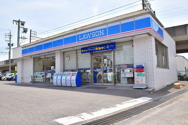 コンビニ　ローソン 半田有楽町店（コンビニ）まで326m