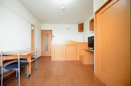 居室・リビング　備品や設備仕様は号室等により異なります現地をご確認下さい。