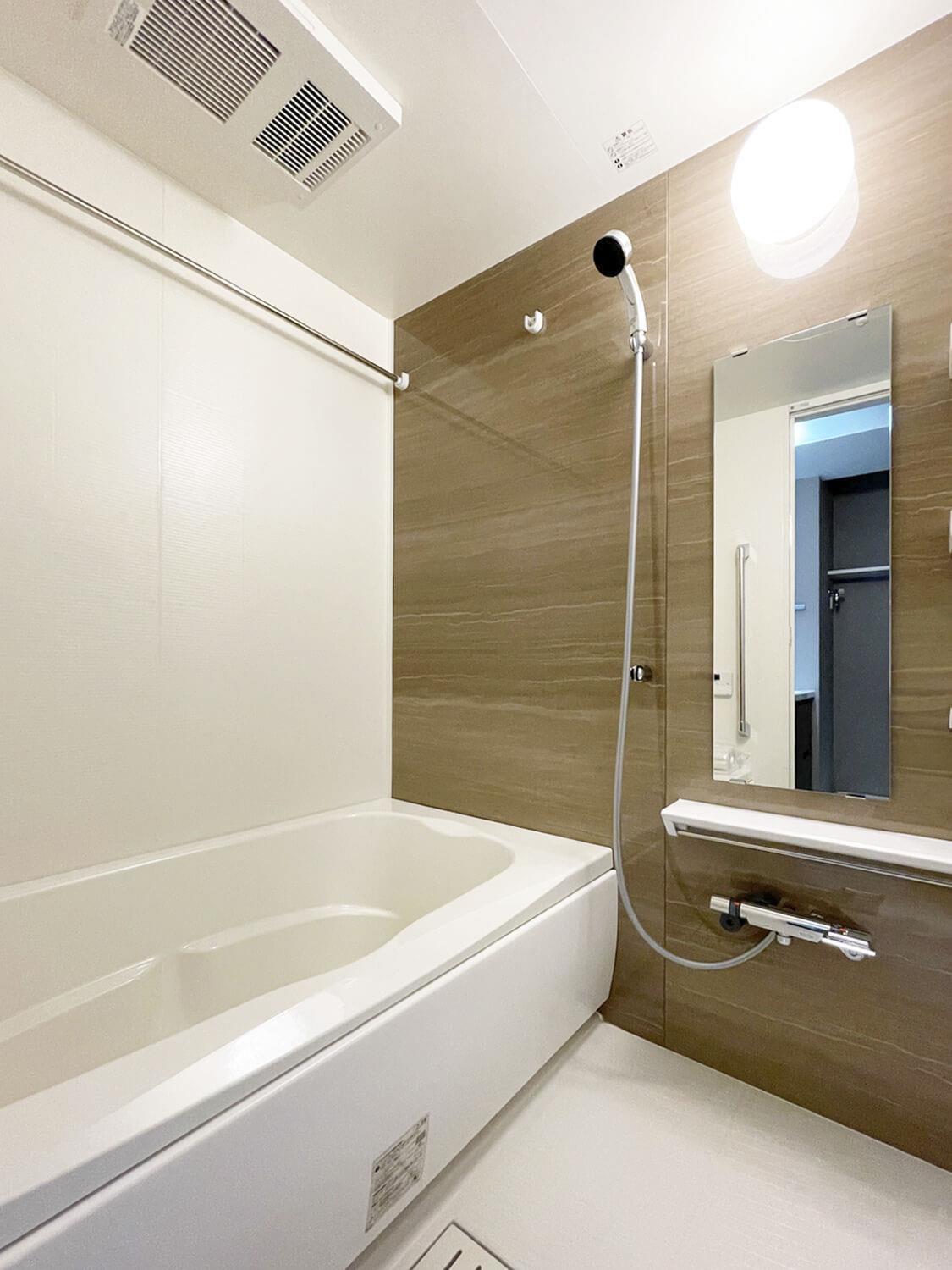 バス・シャワールーム