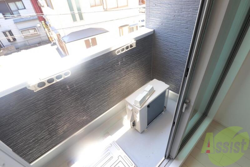 バルコニー　日当たりバッチリ、ふかふかのお布団で眠れますよ。