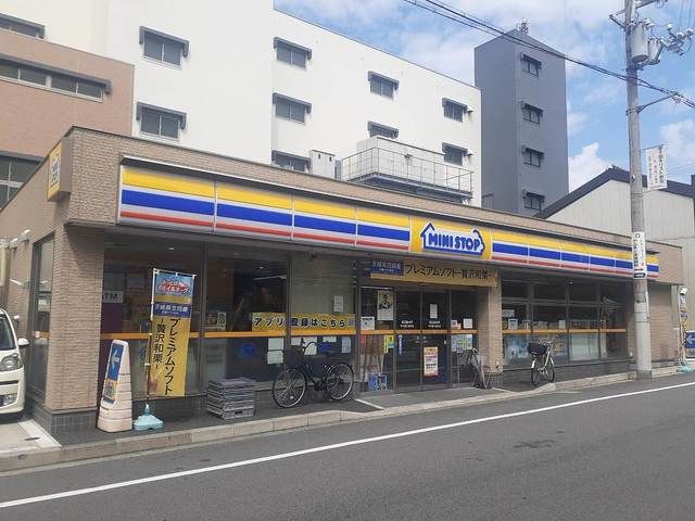 コンビニ　ミニストップ甲子園六番町店様（コンビニ）まで400m