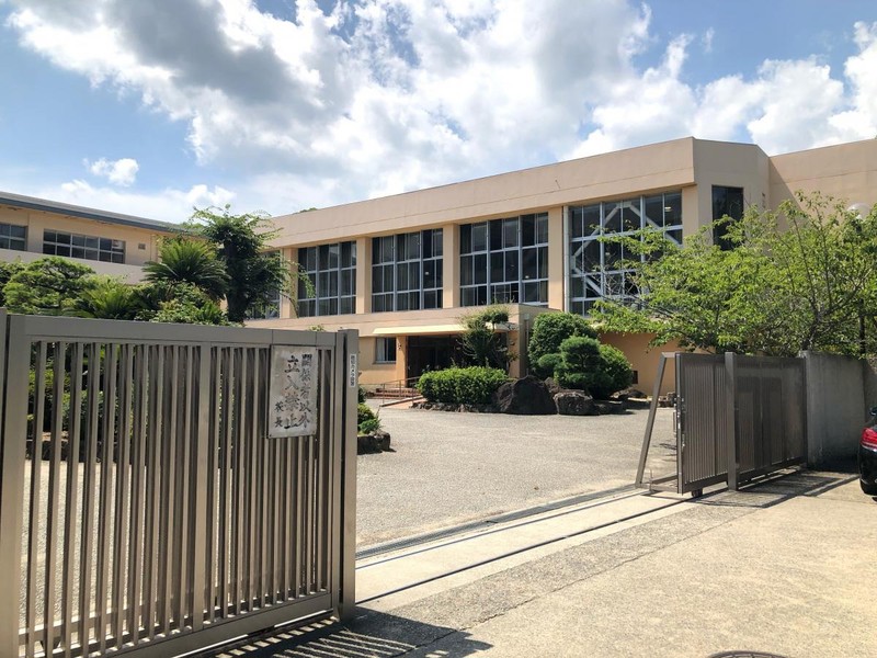 中学校　赤穂市立赤穂中学校（中学校）まで1643m