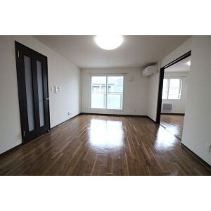 居室・リビング　401号室室内写真参照(202号室は反転