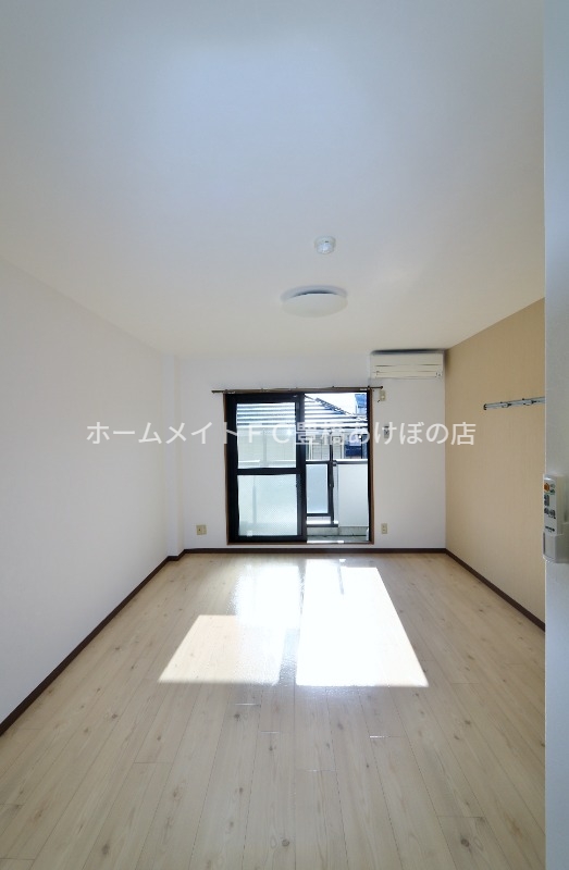 居室・リビング　同型別部屋写真