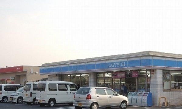 コンビニ　ローソン八雲東岩坂店（コンビニ）まで750m