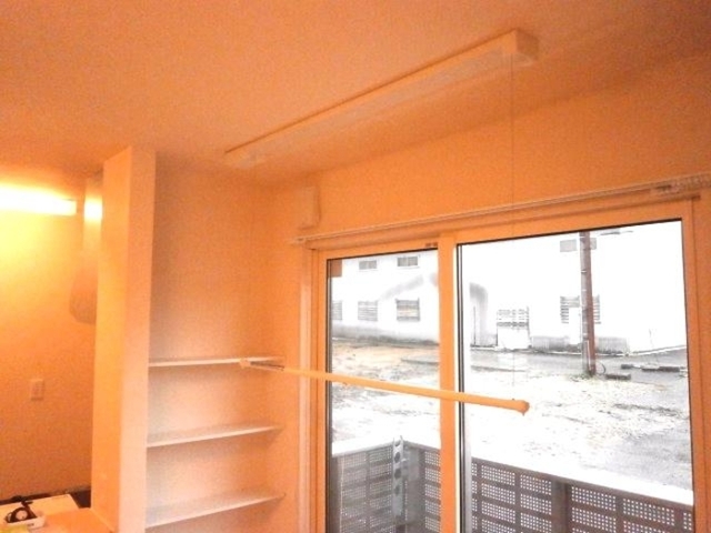 その他設備　室内物干し