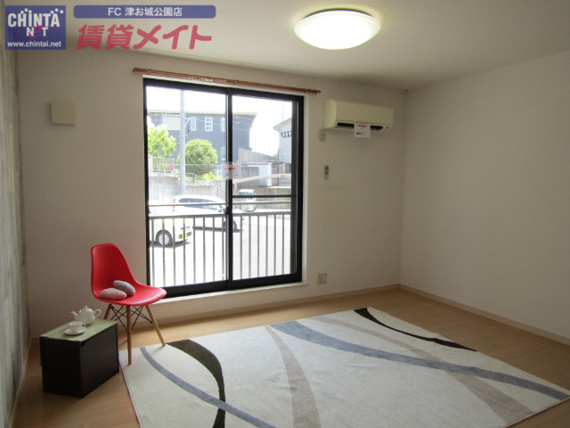 居室・リビング　同型別室のものです