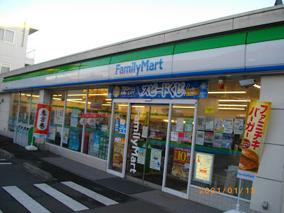 コンビニ　ファミリーマート 上作延店（コンビニ）まで462m